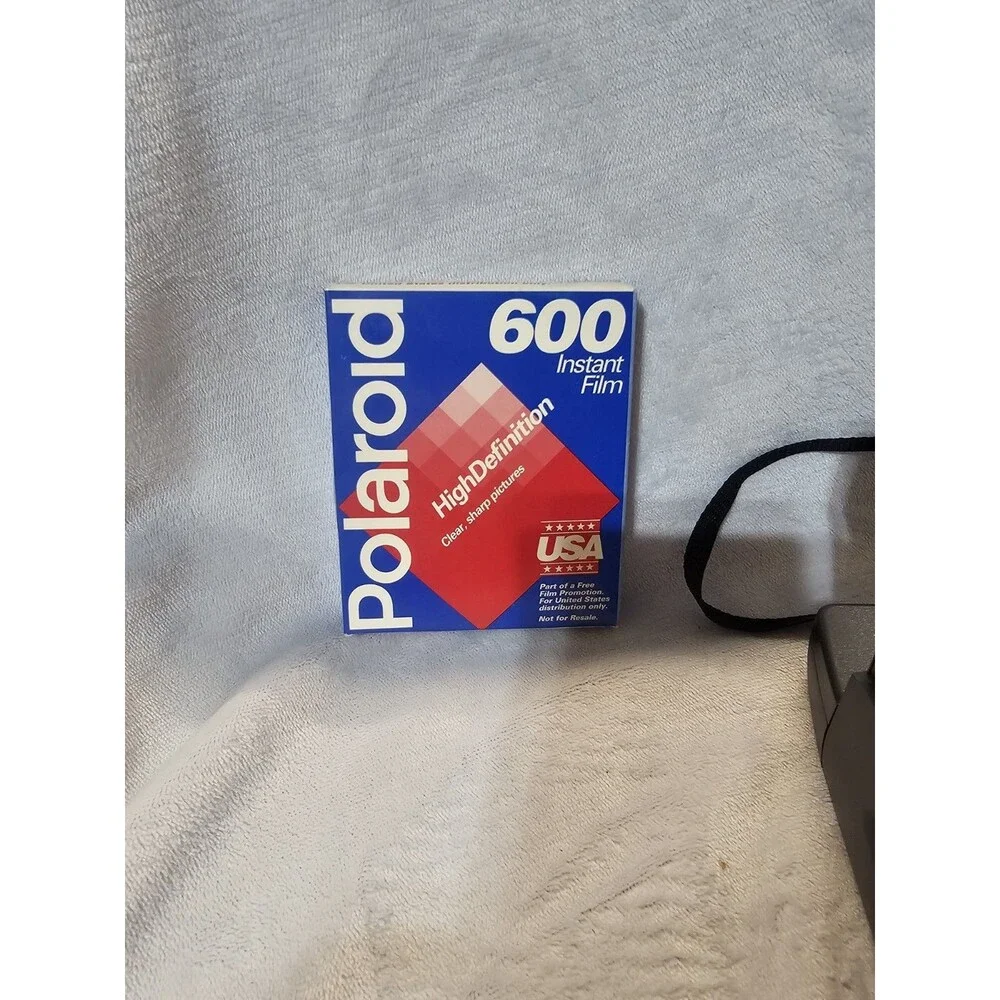 Vintage Polaroid One Step Close Up 600 Film Instant Camera With Strap